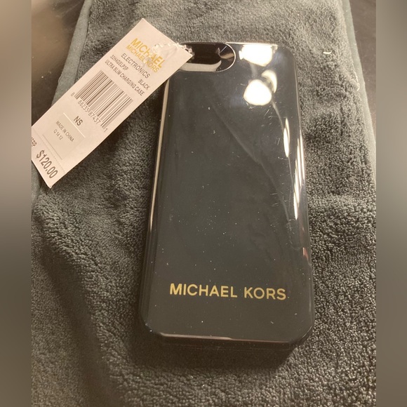 Micheal Kors IPhone 5 5s charging phone case - Picture 4 of 10